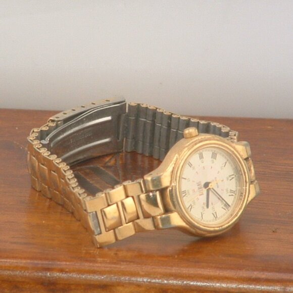 Pre-Owned Women’s Gold Color Bill Blass 001-2035 Dress Analog Watch - Picture 6 of 6